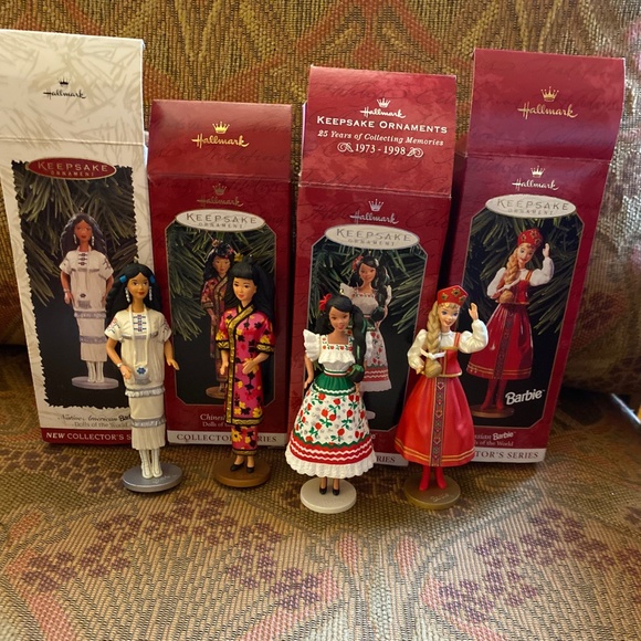 Hallmark Barbie Dolls of the World Series (Set of 4) - Picture 1 of 5